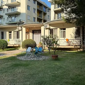 https://guroal-apartments.albaniahotels.org